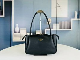 Picture of Prada Lady Handbags _SKUfw157226936fw